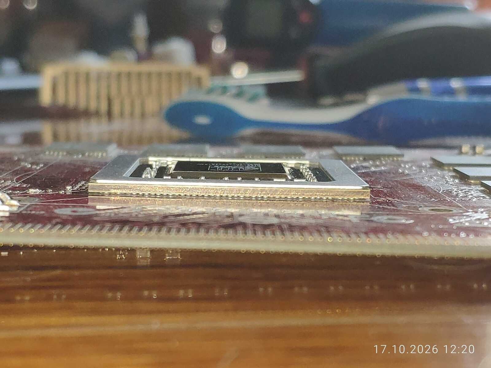 757228_O.jpg