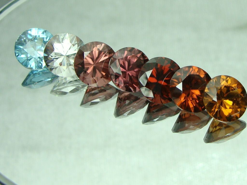 Цветовая палитра циркона. Источник фото: maxim-demidov.ru