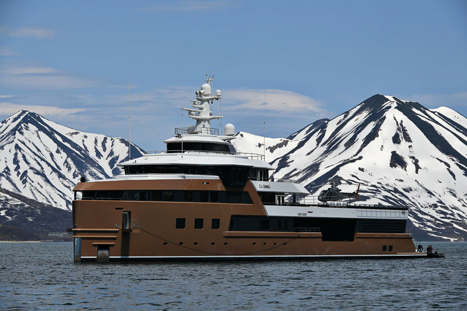 Яхта "героя России". Источник фото: robb.report