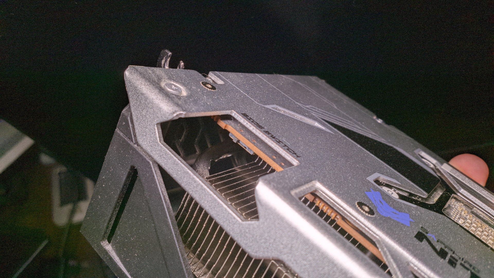 Тумблер переключения режимов BIOS