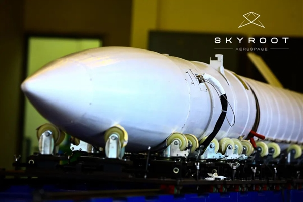 Первый коммерческий запуск ракеты в Индии!  Упал в море после полета всего 5 минут