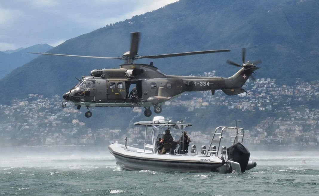 Тренировка бойцов отряда AAD10. Фото: Ruedi Weiss / swissinfo.ch