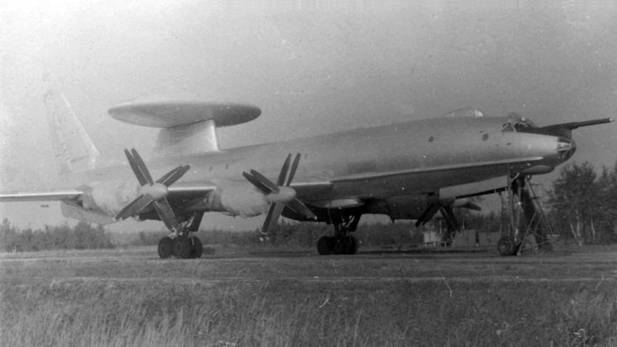 Самолёт ДРЛО Ту-126. Источник фото: commons.wikimedia.org