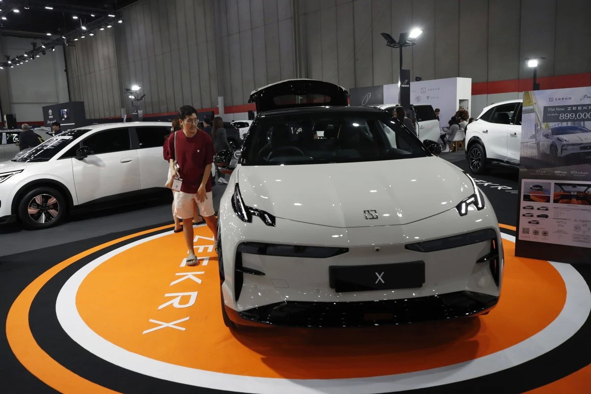 Конкуренты Tesla устанавливают рекорды продаж электромобилей в Китае благодаря новым технологиям